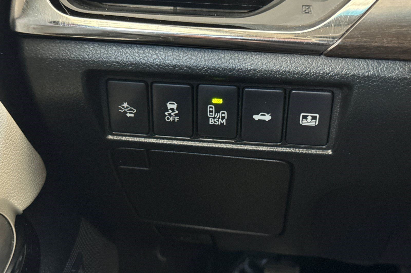 Used 2016 Toyota Avalon Limited FWD image 37