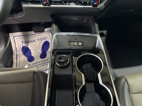 New 2026 Chevrolet Equinox LT w/ Convenience Package II image 32