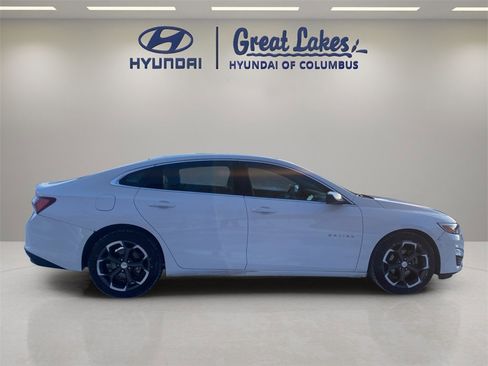 Used 2022 Chevrolet Malibu LT w/ Leather Package image 5