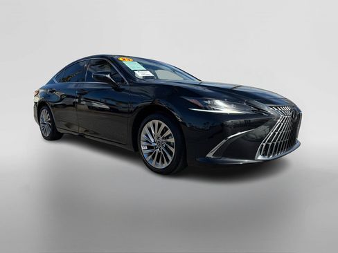 Used 2023 Lexus ES 300h w/ Accessory Package (Z2) image 7