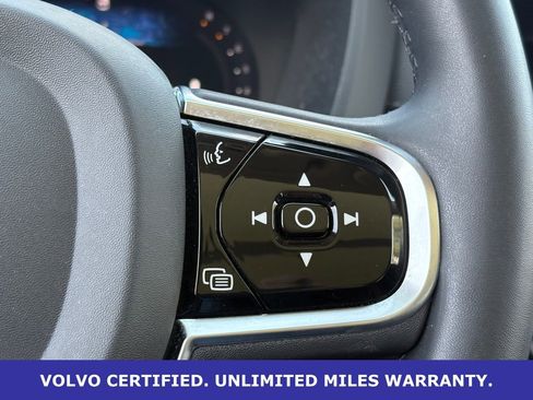 Certified 2023 Volvo XC60 B5 Ultimate w/ Climate Package image 19