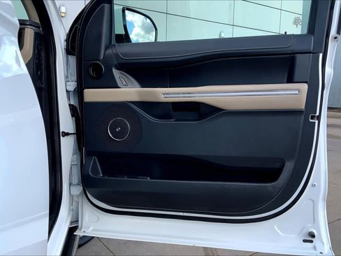 Used 2024 Ford Expedition Max Limited image 22