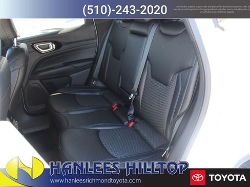 Used 2026 Jeep Compass Latitude image 13