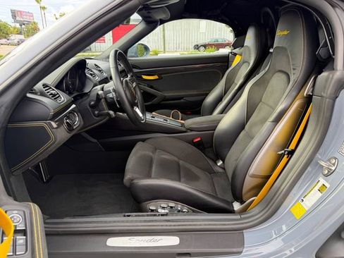 Used 2023 Porsche 718 Boxster Spyder RWD image 14