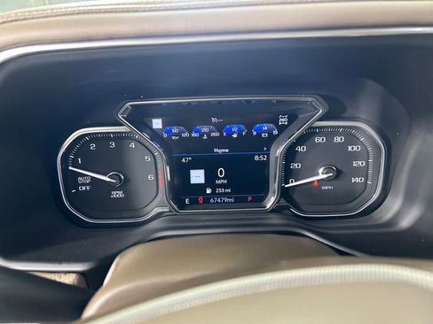 Used 2021 GMC Yukon Denali w/ Denali Premium Package image 18