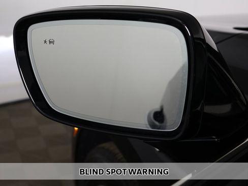 Used 2024 Buick Enclave Premium image 6