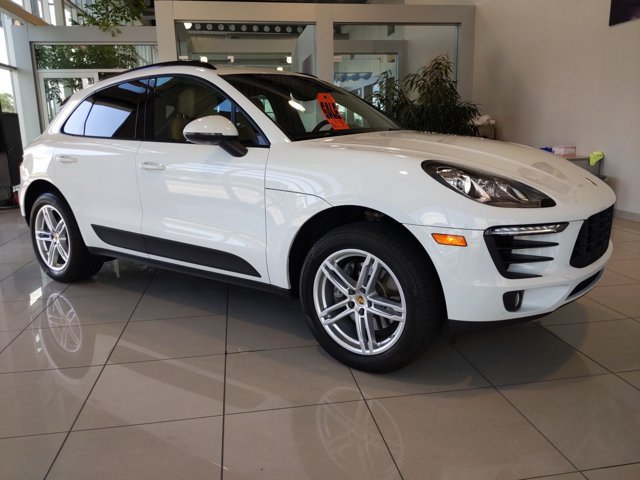 Used 2018 Porsche Macan AWD/4WD image 2
