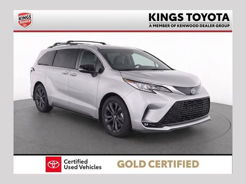 Used 2024 Toyota Sienna XSE w/ XSE Premium Package FWD image 1