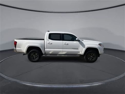 Used 2020 Toyota Tacoma SR5 image 9