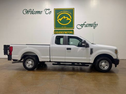 Used 2018 Ford F250 XL w/ Power Equipment Group image 2