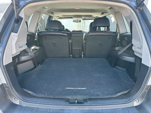 Used 2013 Toyota Highlander SE AWD/4WD image 4