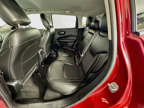 Used 2019 Jeep Compass Latitude FWD image 23