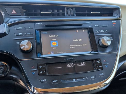 Used 2018 Toyota Avalon XLE image 17