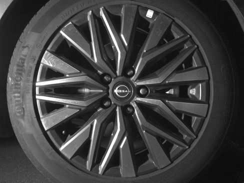 Used 2025 Nissan Altima 2.5 SV image 13