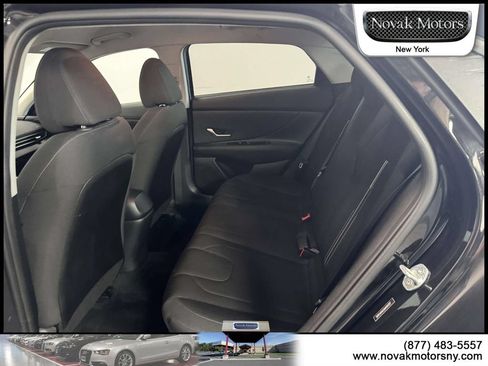 Used 2021 Hyundai Elantra SEL FWD image 11