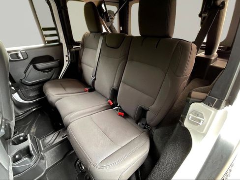 Used 2022 Jeep Wrangler Unlimited Sport AWD/4WD image 22