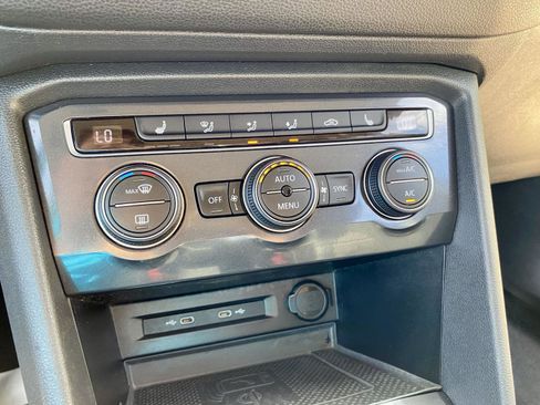 Used 2021 Volkswagen Tiguan SEL image 25