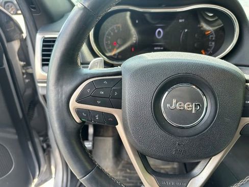Used 2017 Jeep Grand Cherokee Limited w/ Luxury Group II AWD/4WD image 22