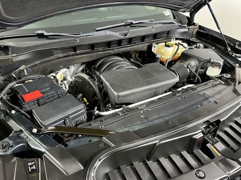 Used 2022 Chevrolet Suburban Z71 w/ Luxury Package image 26