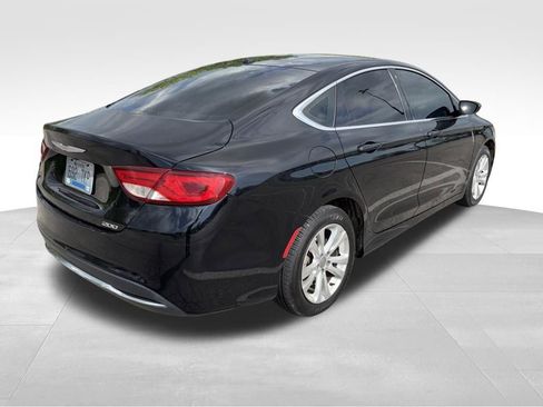 Used 2015 Chrysler 200 Limited w/ Convenience Group image 5