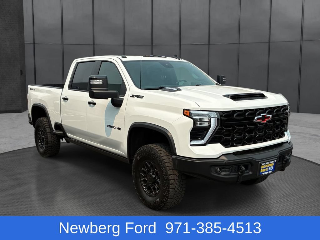 Used 2024 Chevrolet Silverado 2500 ZR2 w/ ZR2 Bison Edition AWD/4WD image 3