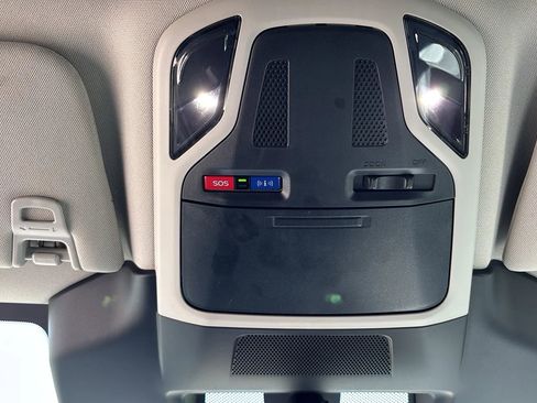 Used 2023 Subaru Outback Premium image 12