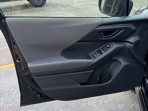 Used 2024 Subaru Crosstrek 2.0i Premium image 24