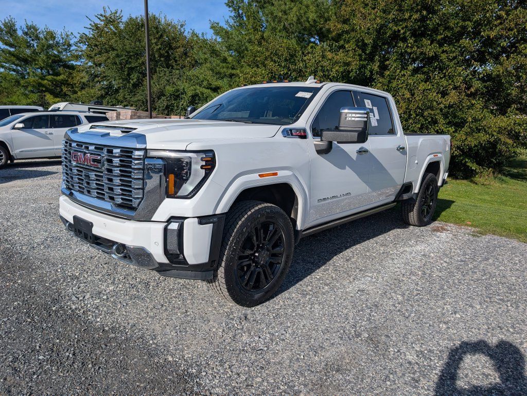 Used 2025 GMC Sierra 2500 Denali w/ Denali Reserve Package AWD/4WD image 2