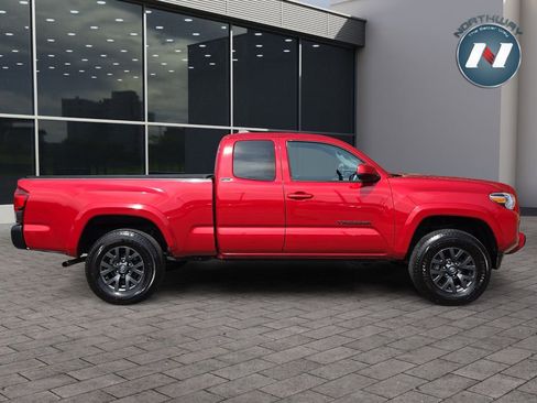 Used 2021 Toyota Tacoma SR5 image 6