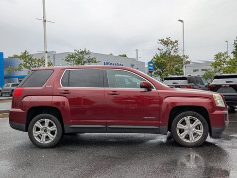 Used 2017 GMC Terrain SLE AWD/4WD image 4