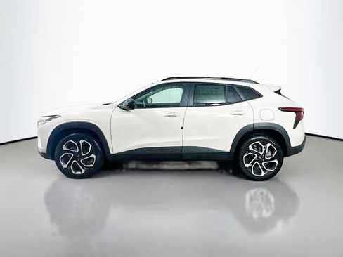 New 2026 Chevrolet Trax RS w/ Sunroof Package image 8