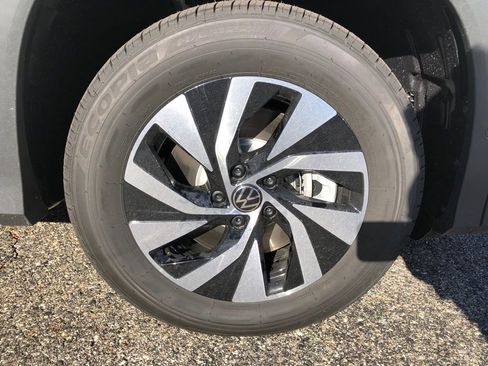 New 2026 Volkswagen Tiguan S AWD/4WD image 9