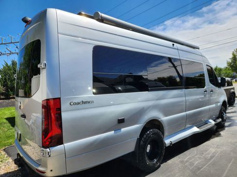 Used 2021 Mercedes-Benz Sprinter 3500 image 2