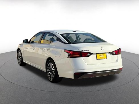 Used 2026 Nissan Altima 2.5 SV FWD image 11