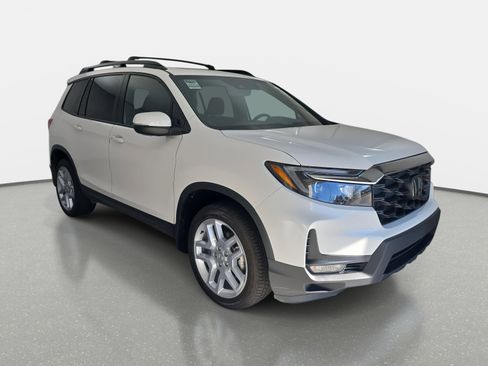 Certified 2025 Honda Passport EX-L image 3