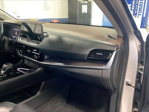 Used 2023 Nissan Rogue Platinum w/ Platinum Premium Package AWD/4WD image 13