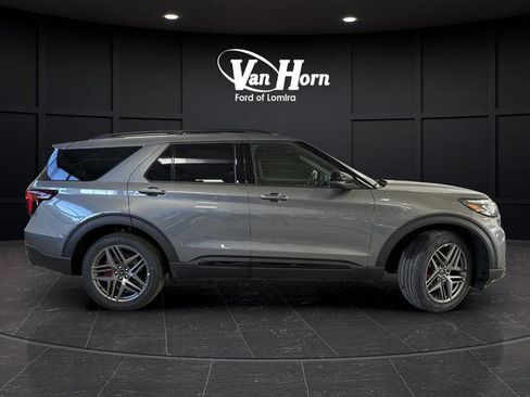New 2026 Ford Explorer ST-Line image 2