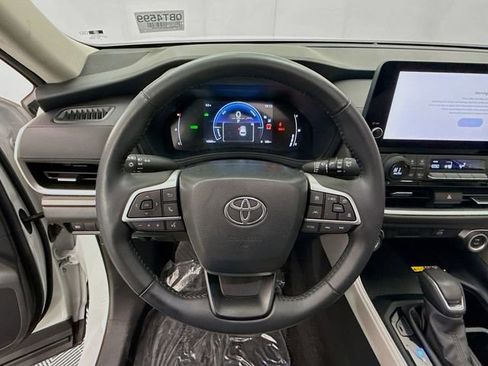 Used 2024 Toyota Grand Highlander XLE image 11