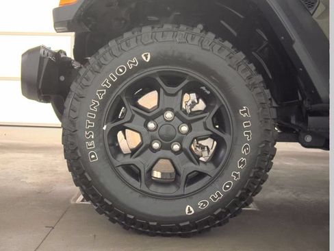 Used 2023 Jeep Wrangler Unlimited w/ Cold Weather Group AWD/4WD image 16