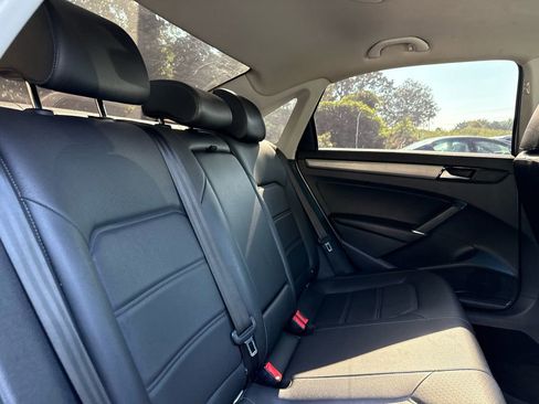 Used 2021 Volkswagen Passat 2.0T SE image 31