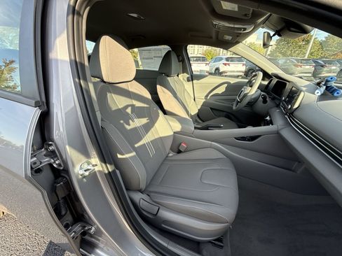 New 2025 Hyundai Elantra Sport w/ Cargo Package image 25