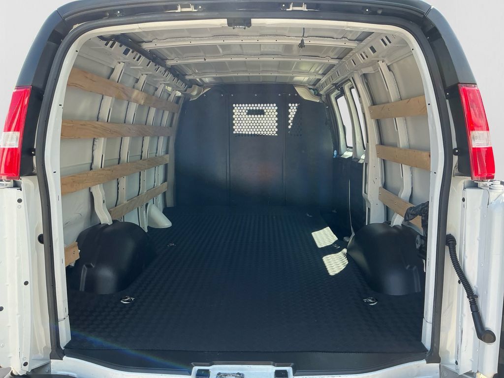Used 2025 GMC Savana 2500 w/ Driver Convenience Package RWD image 17