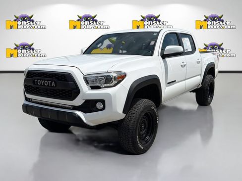Used 2018 Toyota Tacoma TRD Off-Road AWD/4WD image 1