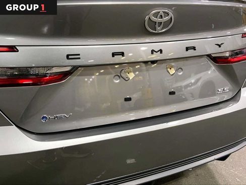 Used 2025 Toyota Camry SE FWD image 31
