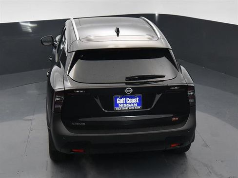 Used 2025 Nissan Kicks SR w/ SR Premium Package FWD image 36