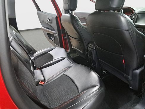 Used 2019 Jeep Compass Trailhawk w/ Cold Weather Group image 12