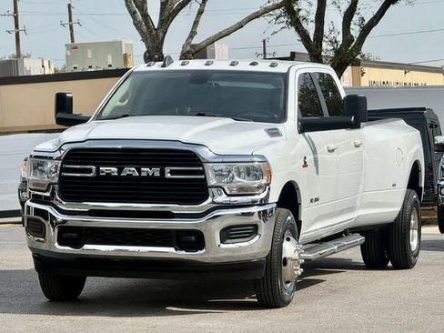 Used 2020 RAM 3500 Big Horn image 3