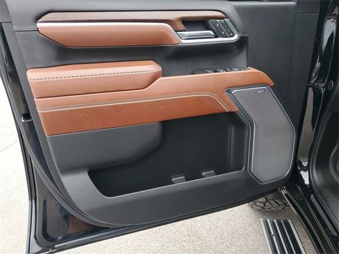 Used 2024 GMC Sierra 3500 Denali Ultimate image 8