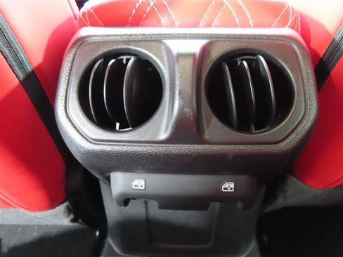 Used 2021 Jeep Gladiator Sport AWD/4WD image 32