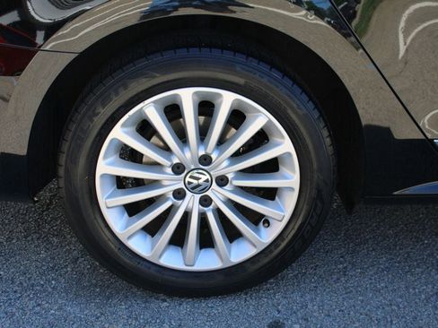 Used 2016 Volkswagen Passat 1.8T SE FWD image 35